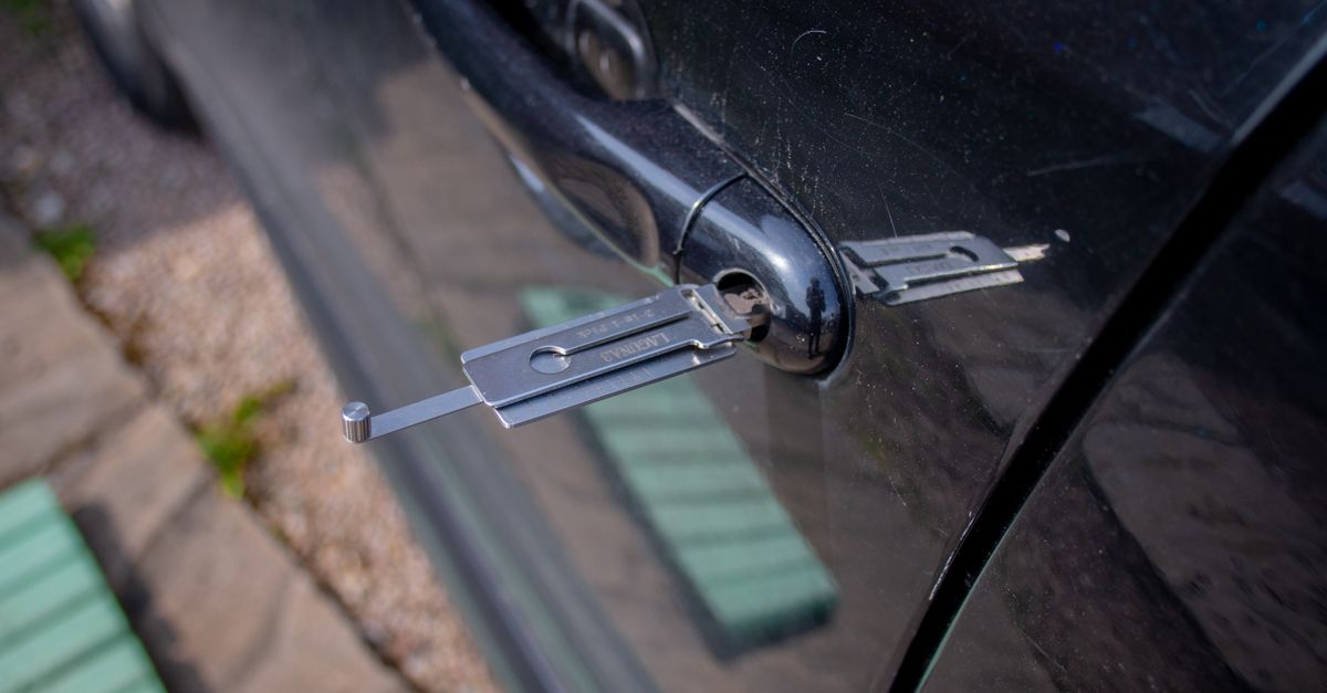 High-Security Car Keys: OEM Versus Aftermarket — Eco Clean Locksmith & Keys