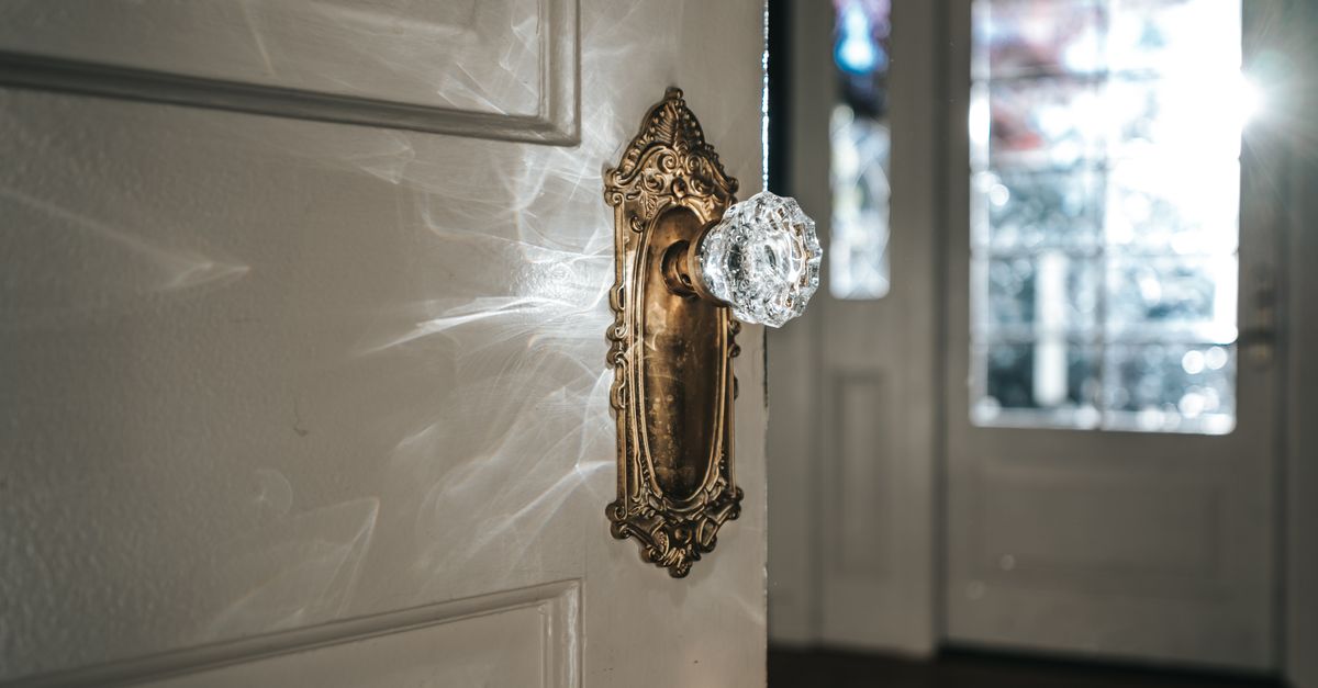 What Determines the Price of a Locksmith Deadbolt Installation — Eco Clean Locksmith & Keys